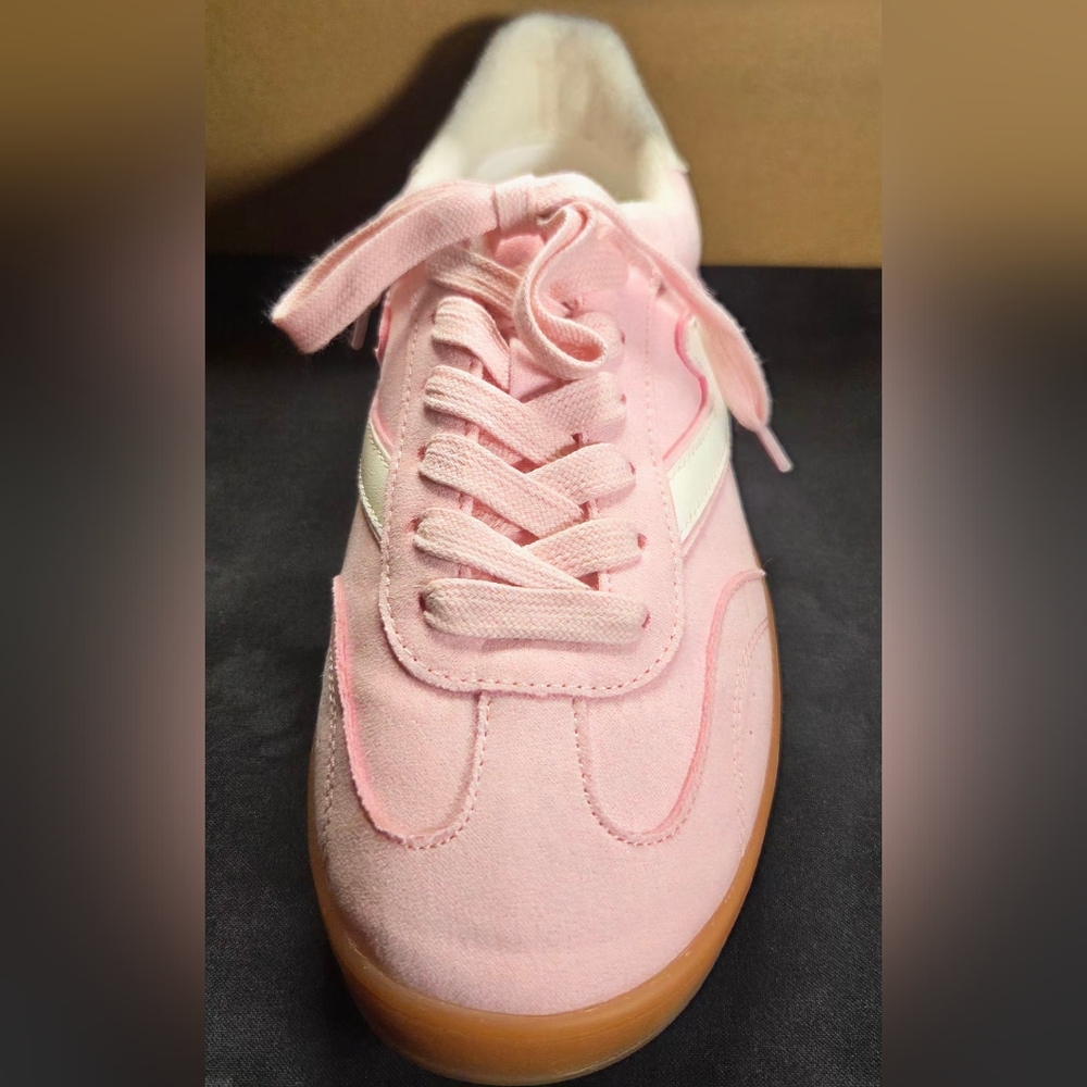 Madden Girl Giia Light Pink Suede Gum Sole Sneakers 7 W/ Box - Picture 11 of 15